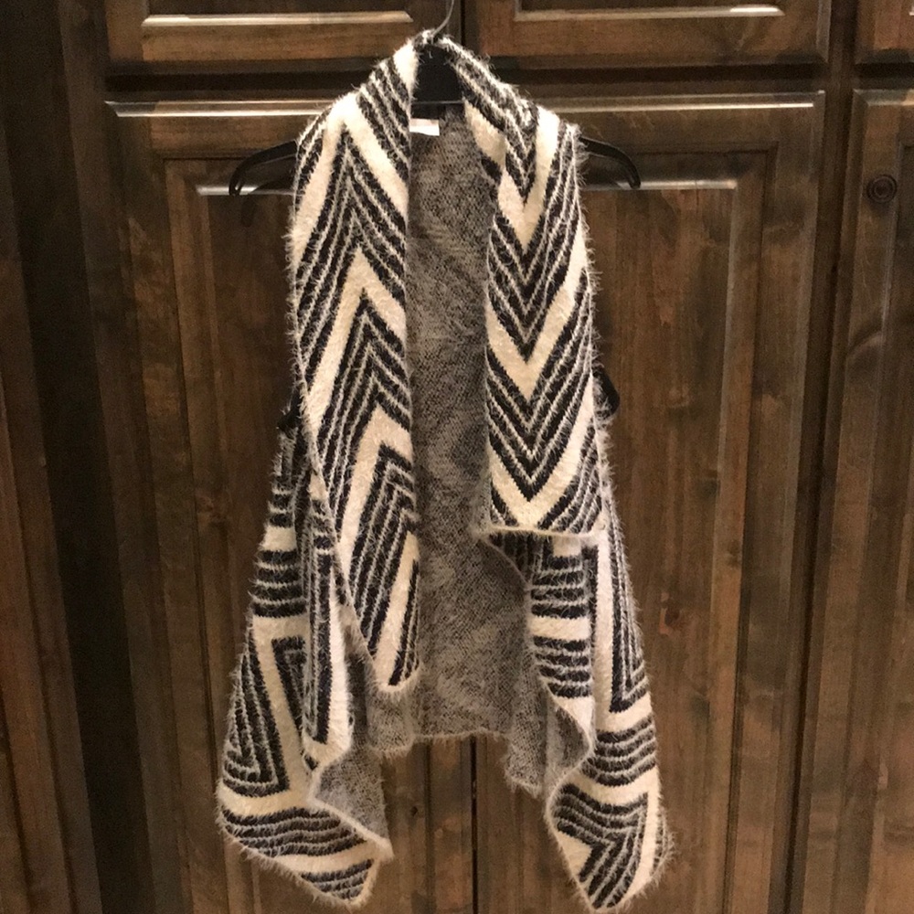 Like new B. Boutique by Evergreen Sweater $69!!